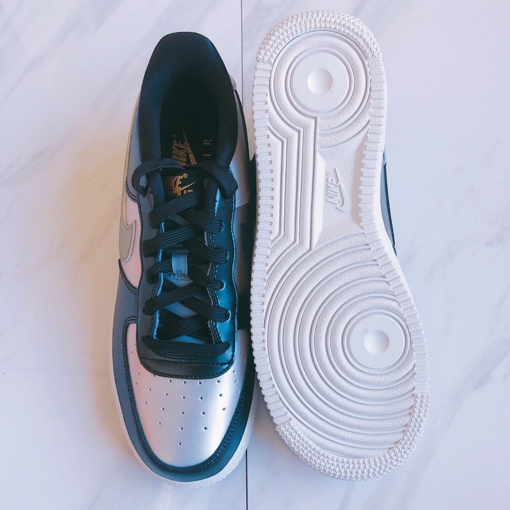 Nike Air Force 1 LV8 - Picture 8 of 8